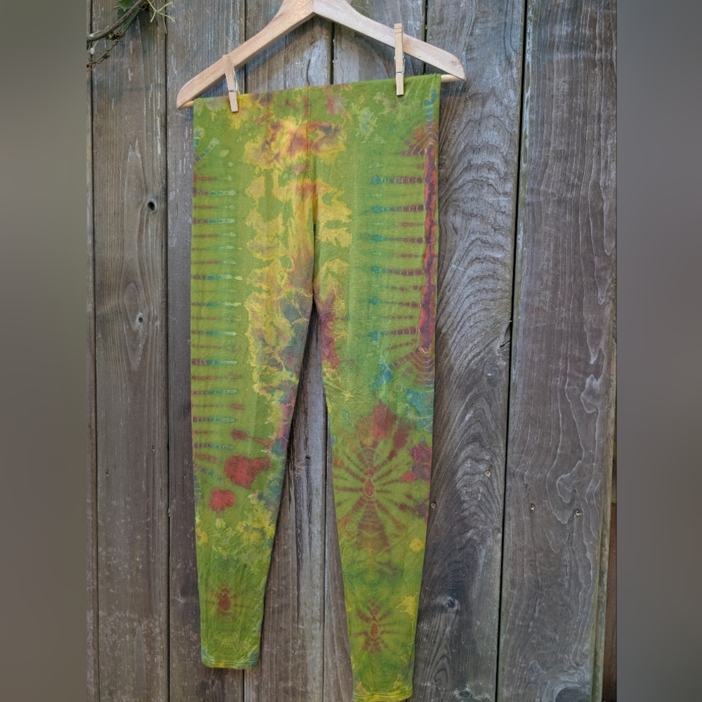 Tie-Dye Green Leggings - Picture 5 of 9